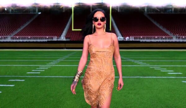 Rihanna to Perform at Superbowl Halftime