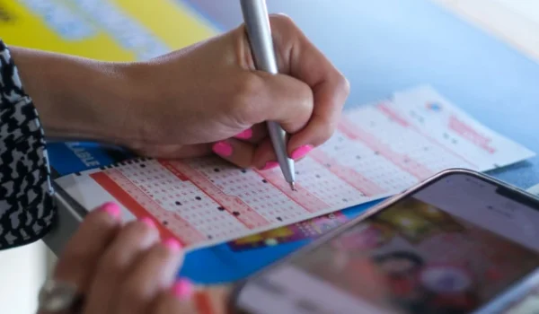 Woman Wins Lottery Right After Husband Leaves Her for Her Best Friend