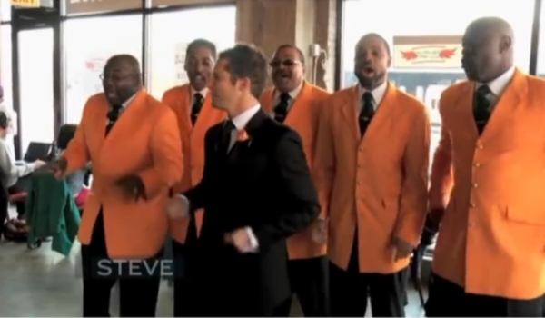 Guy Quits His Job With a Performance By Hiring a Group of Singers
