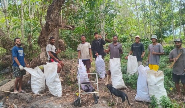 Somosomo Youth In Taveuni Take Initiative To Clean Up Their Village, Nearby River And Beach.