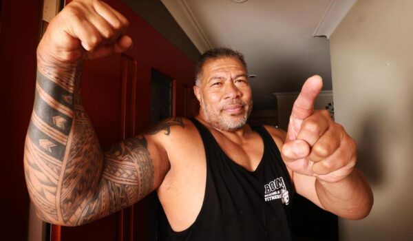 Former Samoan Rugby Star and Boxer Stops Burglar but chose Mercy.